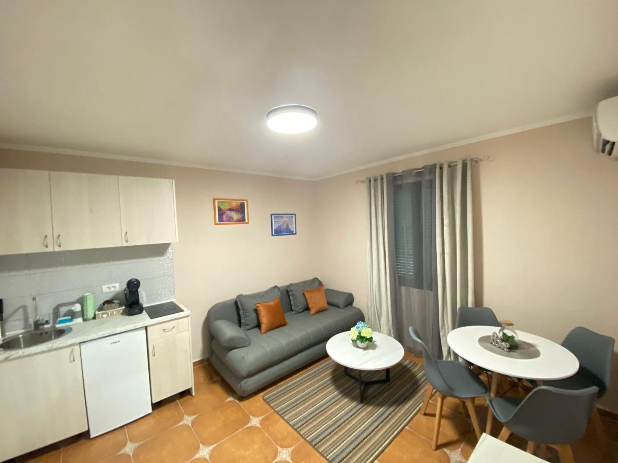 Aquata Apartments Tivat Bilik gambar